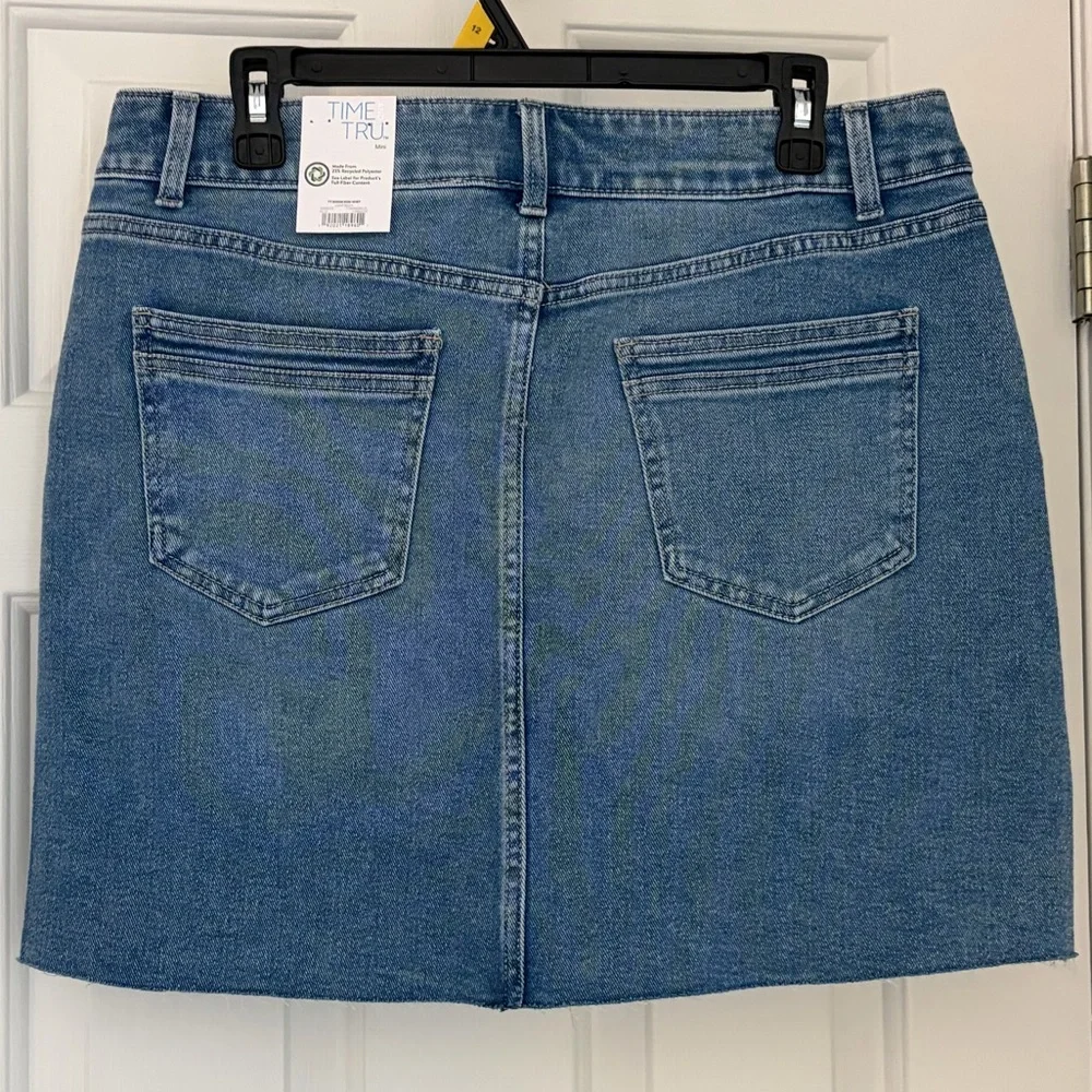 Classic Blue Denim Mini Skirt Size 12 - Picture 2 of 12